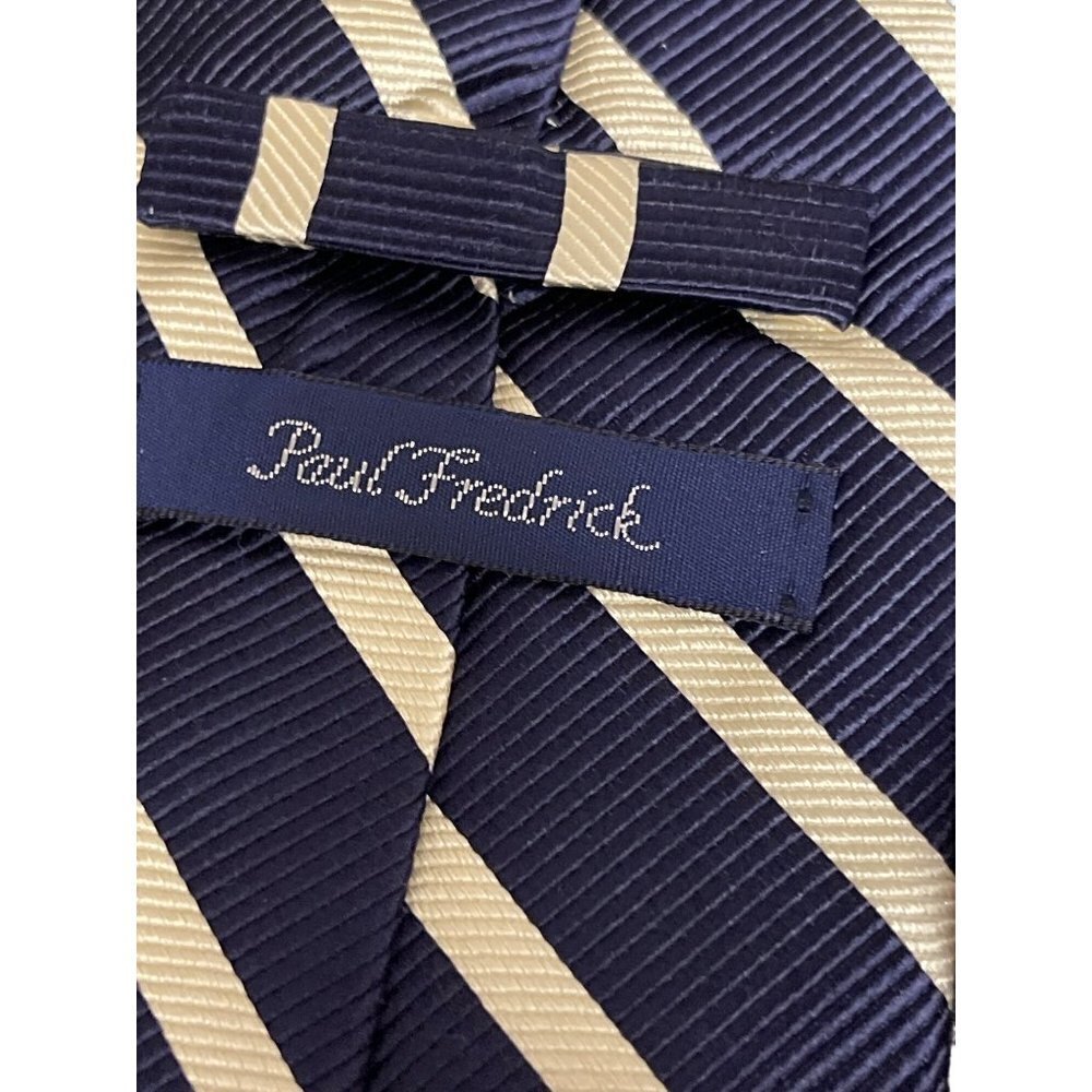 Paul Fredrick Blue Cream 100% Silk Neck Tie Men's - Picture 2 of 3